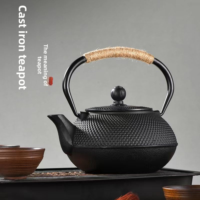 Żeliwny czajniczek do herbaty w stylu japońskim (tetsubin) z sitkiem, 300–1800 ml, czarny lub czarno-złoty, rączka owinięta sznurkiem